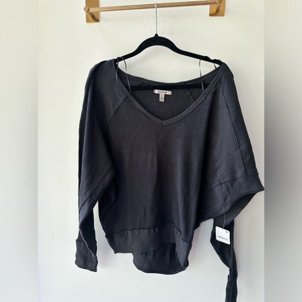 NWT FREE PEOPLE gray small Santa Clara thermal. Msrp78